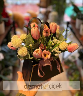 Çantada Islak Laleli Aranjman